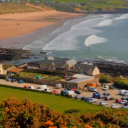 ホテル Coastal Escape バーンスタプル エクステリア 写真